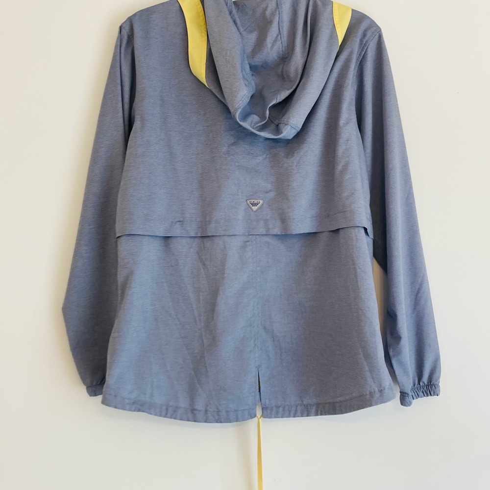 Columbia women’s blue windbreaker yellow trim - Picture 3 of 5